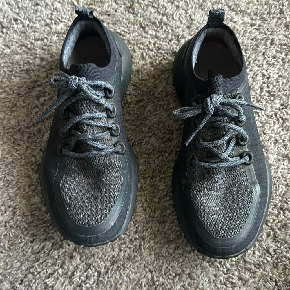 Allbirds trail running shoes size 9